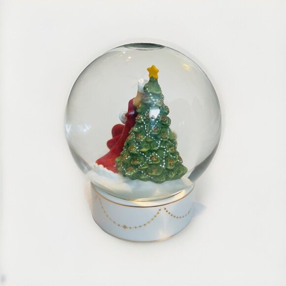 Royal Doulton Snow Globe Pretty Lady Christmas Day Figurine HN5523 #834 - Picture 5 of 11